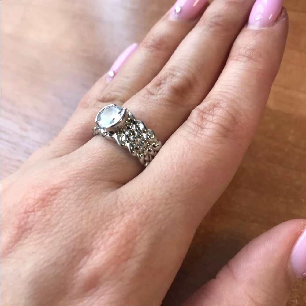 New Styles925 Silver Twist Round Cut Sapphire Ring - Picture 6 of 9